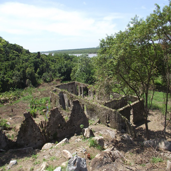 Trilha das Ruínas do Itaguá